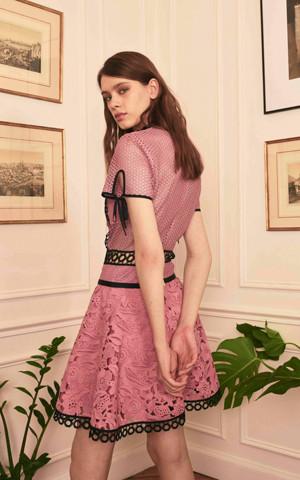 CUT & SEW LACE DRESS IN ROSE