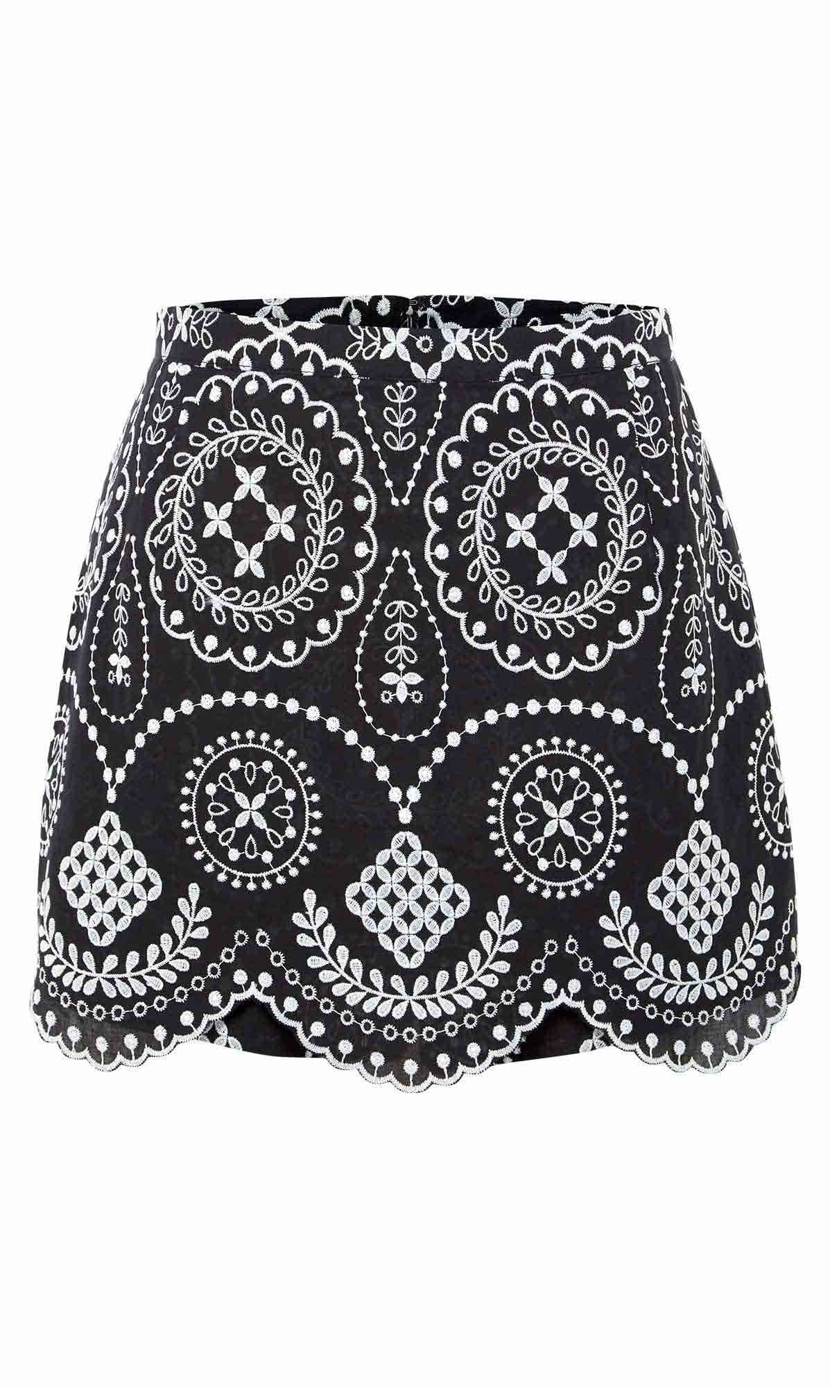 KEEP ON WALKING SKORT BLACK