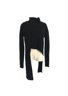 Swallow Tail Pull-over (Black)